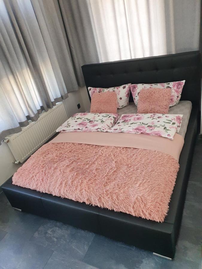 Apartament Sto Metrow Od Morza Swinoujscie Bagian luar foto